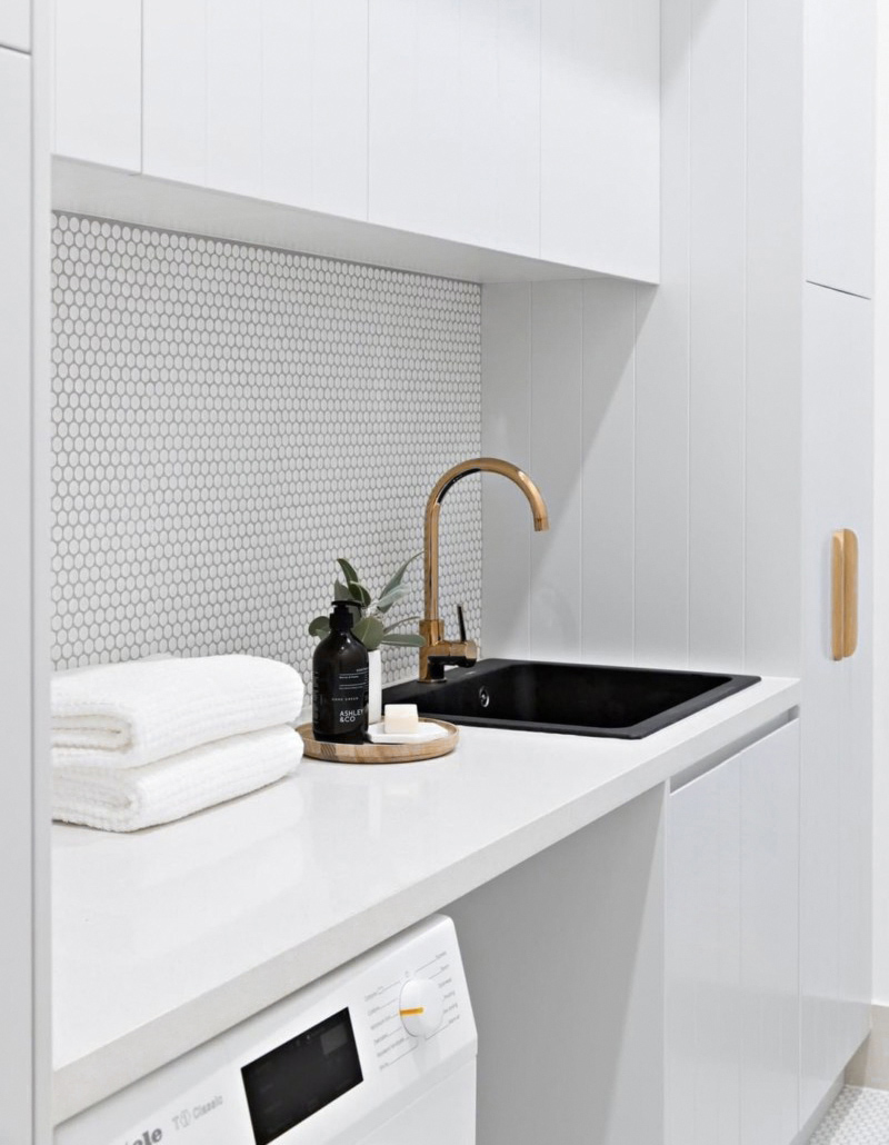 Біла стільниця з акрилового каменю у ванну кімнату — Modern Acrylic Stone