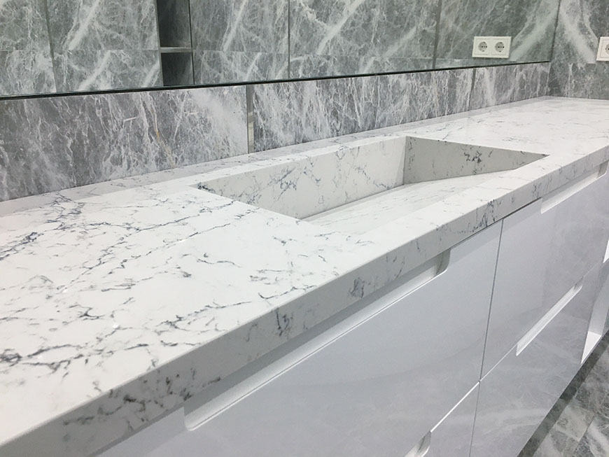 Кварцевая столешница с щелевой мойкой Caesarstone 5143 White Attica – фото 4 – Modern Acrylic Stone