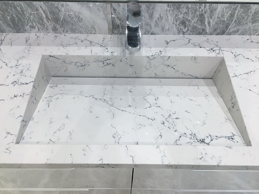 Кварцевая столешница с щелевой мойкой Caesarstone 5143 White Attica – фото 5 – Modern Acrylic Stone