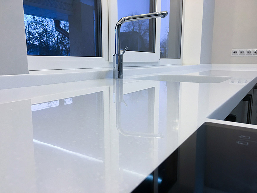 Кухонна стільниця з підвіконням Hanex T-021 Pure Arctic – фото 1 – Modern Acrylic Stone