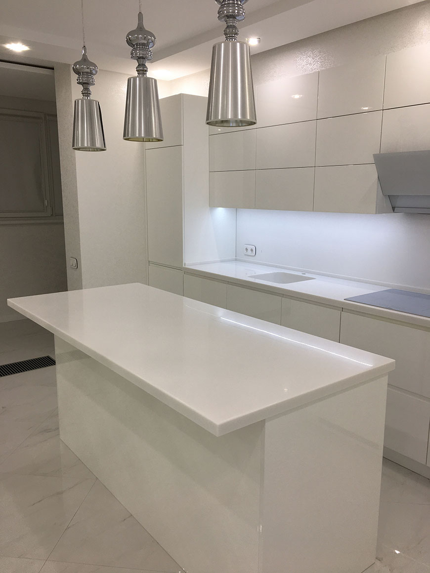 Белая столешница и остров из камня Grandex S-203 Sparkling Sand – фото 4 – Modern Acrylic Stone