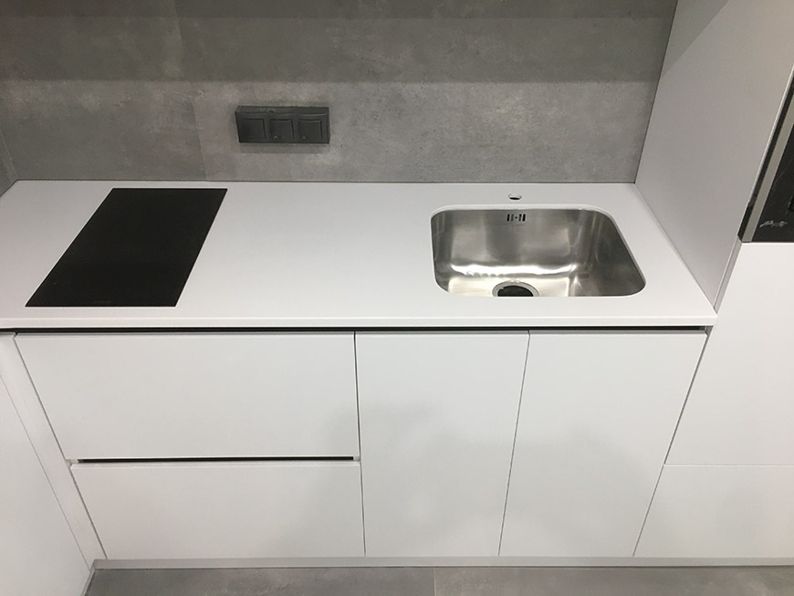 Столешница на кухню из искусственного камня Grandex P-104 Pure White – фото 3 – Modern Acrylic Stone