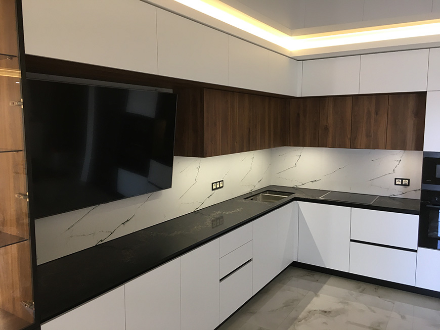 Г-образная кварцевая столешница Avant Quartz 9014 Савойя – фото 3 – Modern Acrylic Stone