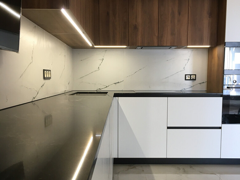Г-образная кварцевая столешница Avant Quartz 9014 Савойя – основное фото – Modern Acrylic Stone