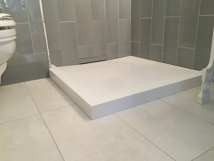 Душевой поддон с наклонами из камня Grandex P-104 Pure White – фото 3 – Modern Acrylic Stone