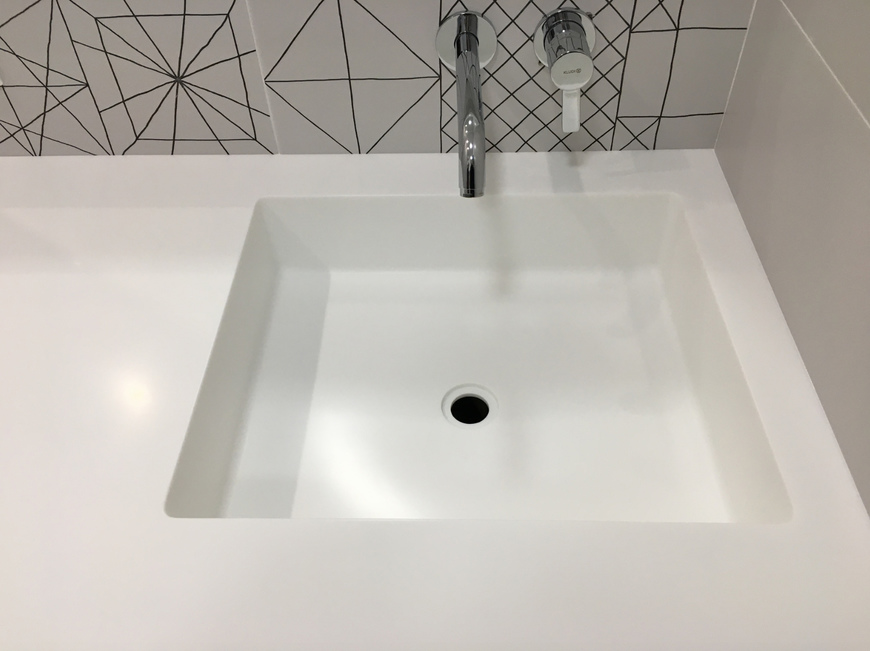 Стільниця з раковиною з акрилового каменю Grandex P-104 Pure White – фото 5 – Modern Acrylic Stone