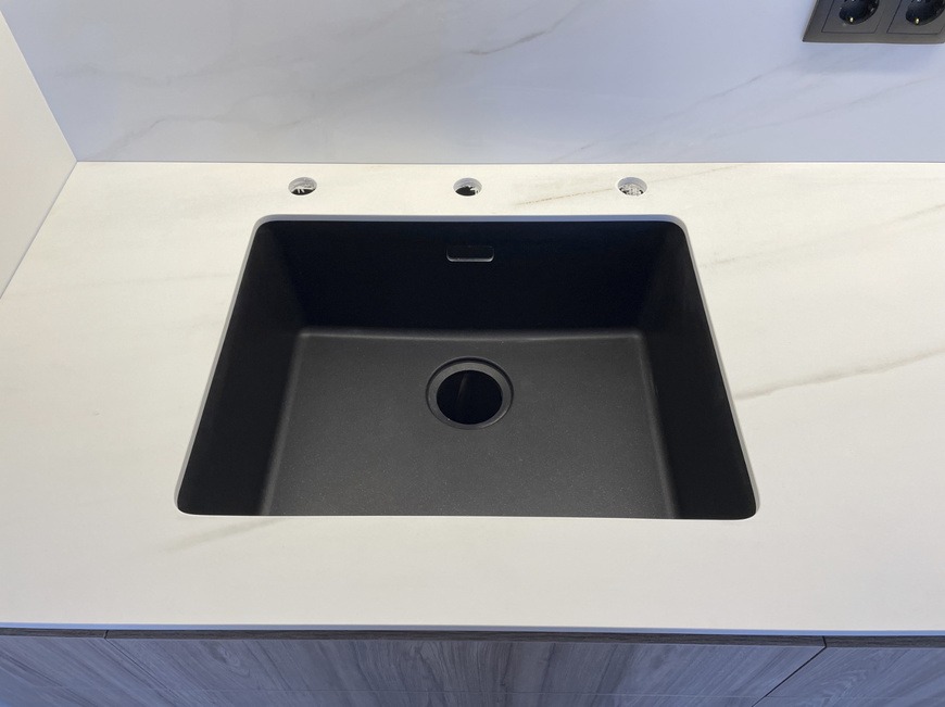Керамическая столешница Laminam I Naturali Marmi Bianco Lasa – фото 3 – Modern Acrylic Stone