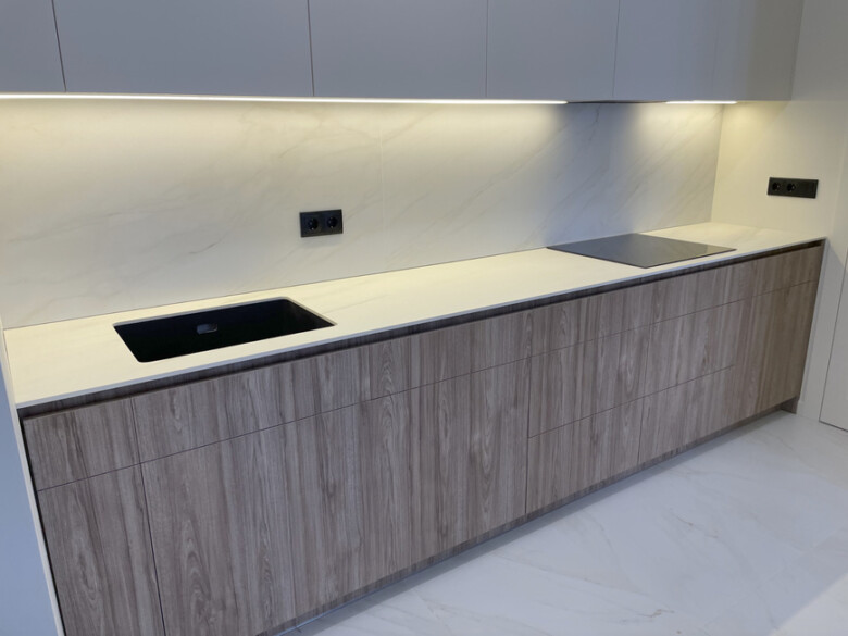Керамическая столешница Laminam I Naturali Marmi Bianco Lasa – основное фото – Modern Acrylic Stone