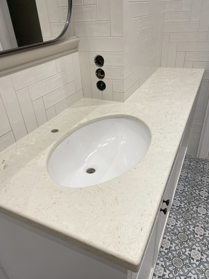 Стільниця з кварцевого агломерату Vicostone BQ8583 Akoya – фото 3 – Modern Acrylic Stone