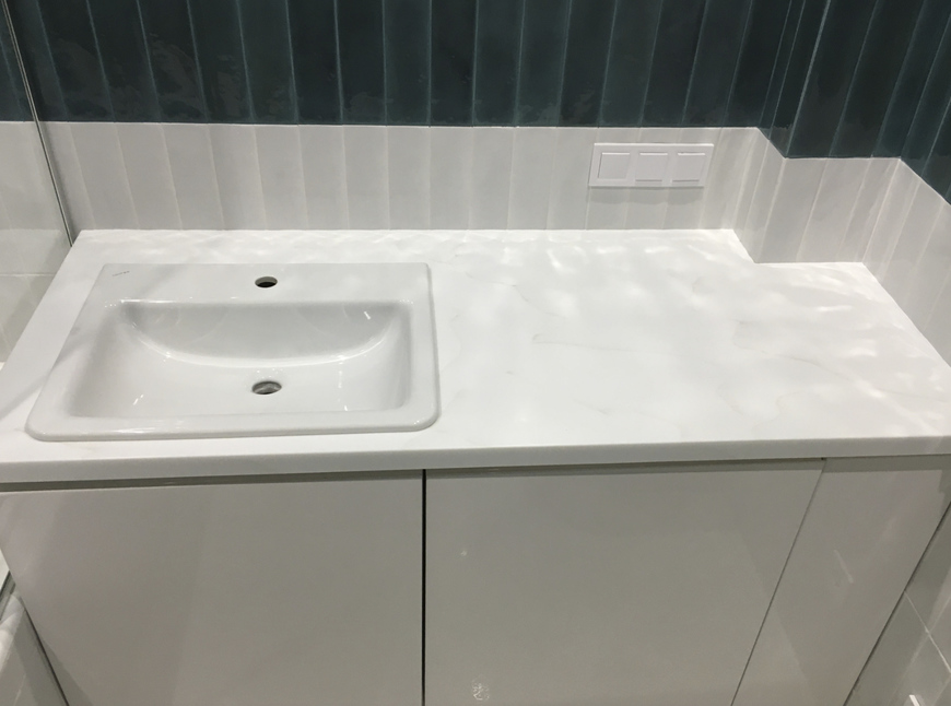 Столешница из акрилового камня Staron Supreme Cotton White VC110 - фото 1 - Modern Acrylic Stone